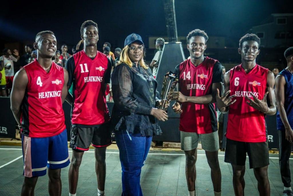 Webber gifts Anthony Village youths shoes, shares basketball dreams with&nbsp;them