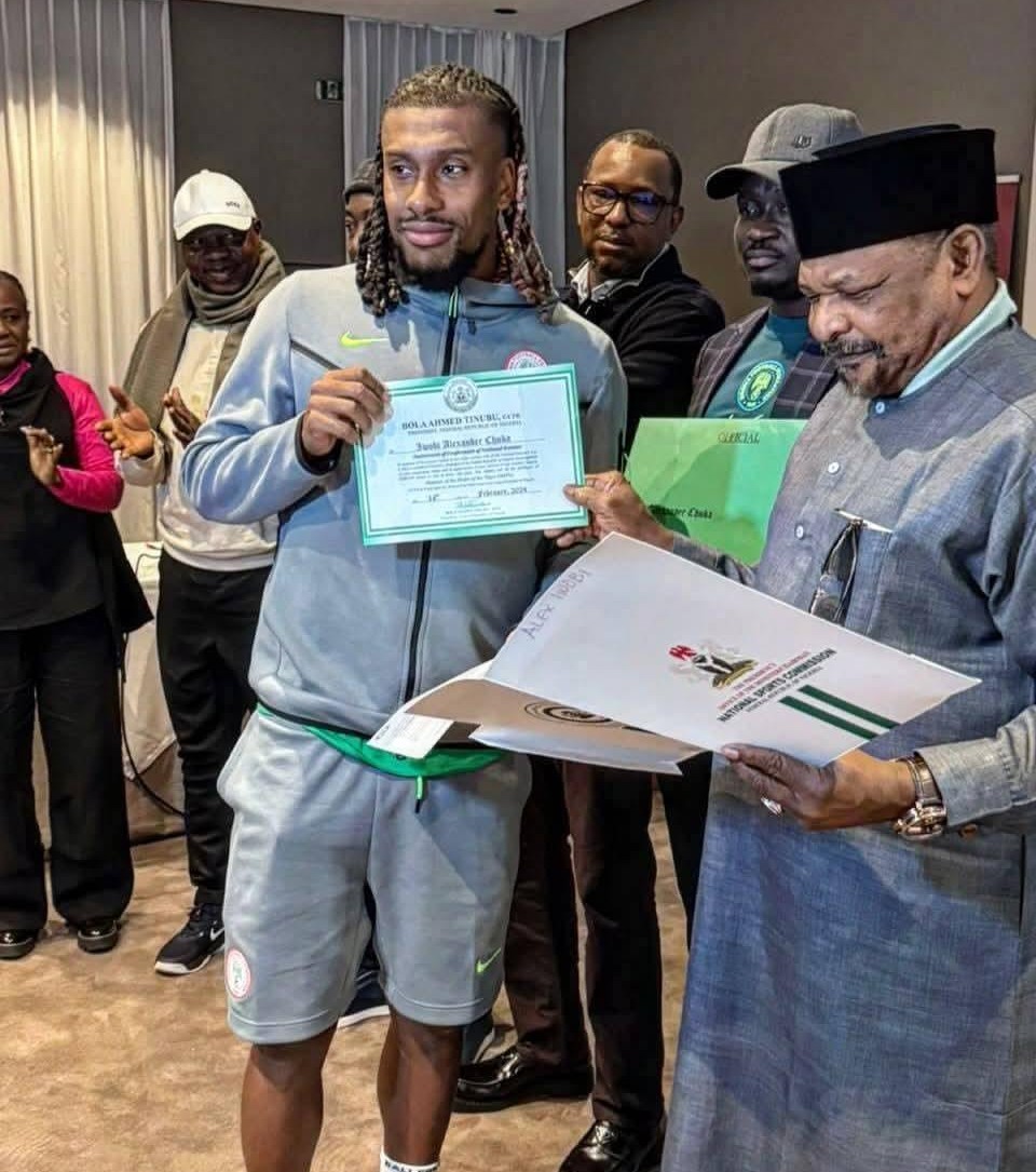 Govt fulfils housing, land pledges to Super Eagles for 2023 AFCON&nbsp;medal