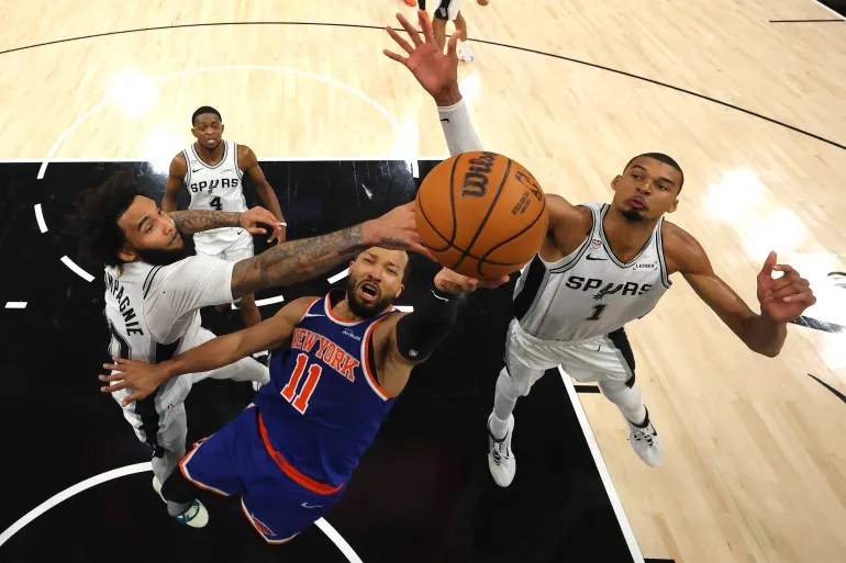 Wemby misses at the end, Knicks beat Spurs 105-104 for 2-0 lead in NBA Finals